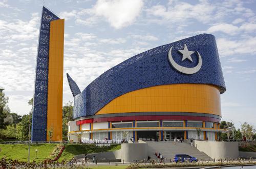 15 Provinsi Fokus Pengembangan Destinasi Wisata Ramah Muslim di Indonesia