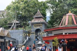 5 Destinasi Wisata Menarik di Sekitar Gunung Kawi: Ziarah hingga Glamping Estetik