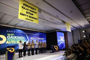 Aksi Damai Greenpeace di Pameran Otomotif Soroti Dampak Nikel terhadap Raja Ampat
