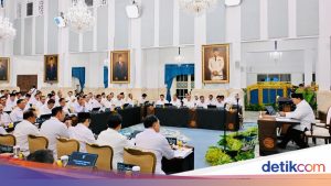 Alasan Teknis di Balik Posisi Duduk Prabowo dan Gibran yang Tidak Bersebelahan dalam Sidang Kabinet