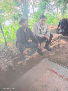 Antisipasi Cuaca Ekstrem: Bhabinkamtibmas Polsek Maniis Edukasi Warga Tingkatkan Kewaspadaan Bencana dan Kriminalitas