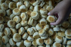 Bakpia: Ikon Kuliner Yogyakarta dan Kisah Akulturasi Budayanya