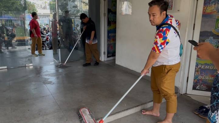 Dispora Kota Tangerang Rutin Gelar Kerja Bakti Setiap Selasa untuk Jaga Fasilitas Olahraga