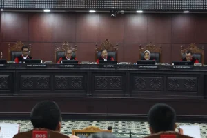 DPR Dukung Putusan MK dan Minta Operator Seluler Tidak Menaikkan Tarif
