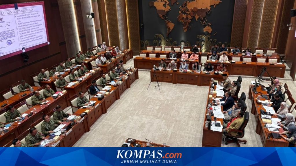 DPR RI Restui Pemerintah Terima Hibah Kapal Induk Garibaldi dari Italia