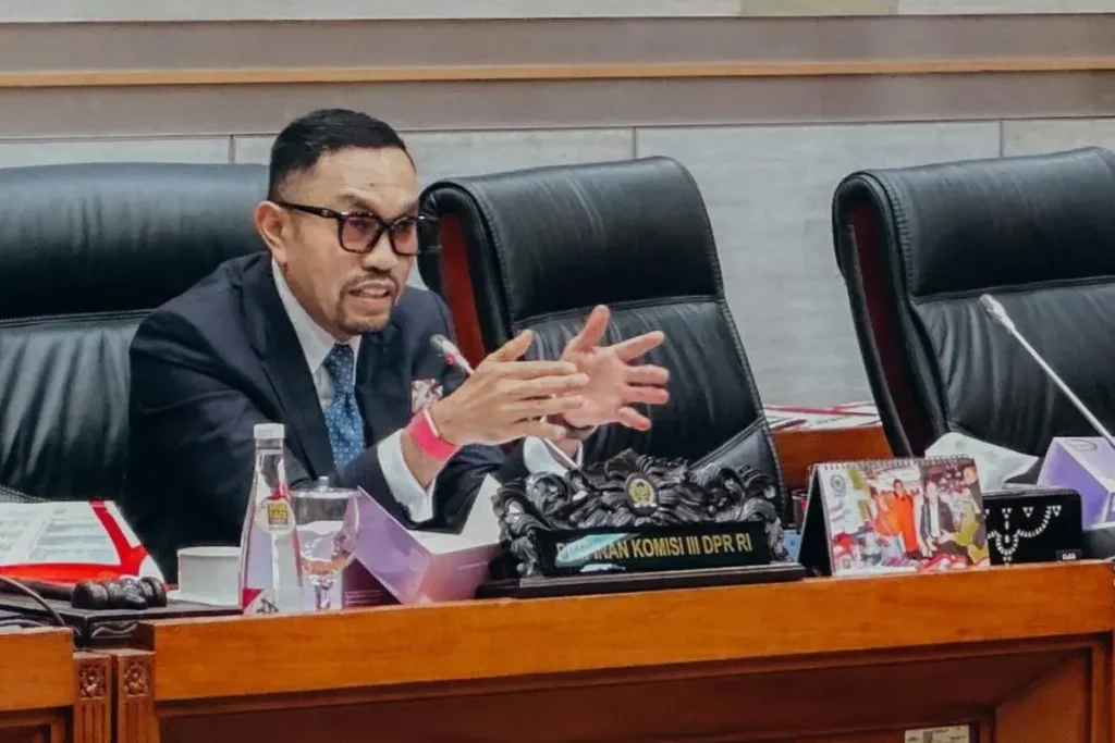 DPR Tegaskan TNI dan Polri Harus Setia Hanya kepada Presiden