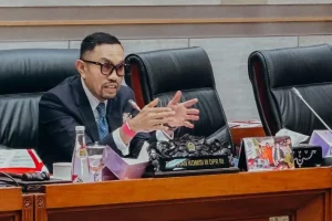 DPR Tegaskan TNI dan Polri Harus Setia Hanya kepada Presiden
