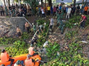 Gotong Royong TNI-Polri dan Pemerintah: Gerakan Bersih-Bersih Sungai Dam Raman oleh Raden Inten Asri di Kota Metro