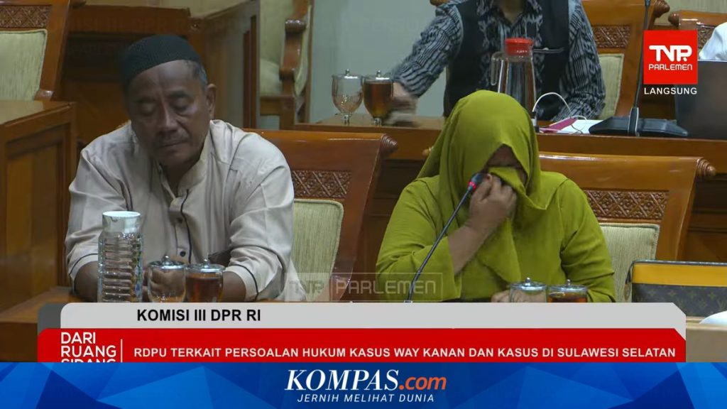 Haru Pedagang Bensin Eceran di Depan DPR: Dituduh Menimbun oleh Polisi, Dipaksa Bayar Rp50 Juta