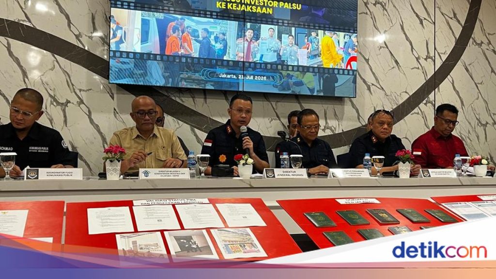 Imigrasi Serahkan 10 WNA Tersangka Investasi Bodong di Tangerang ke Kejaksaan