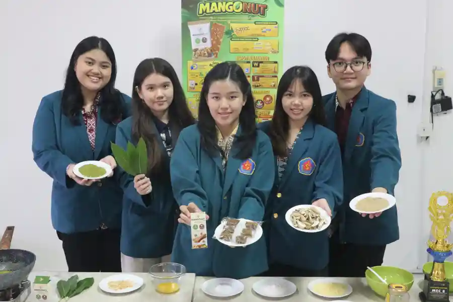 Inovasi Mahasiswa Ubaya: Mangonut Bar dari Daun Mangga dan Kulit Kacang untuk Cegah Diabetes