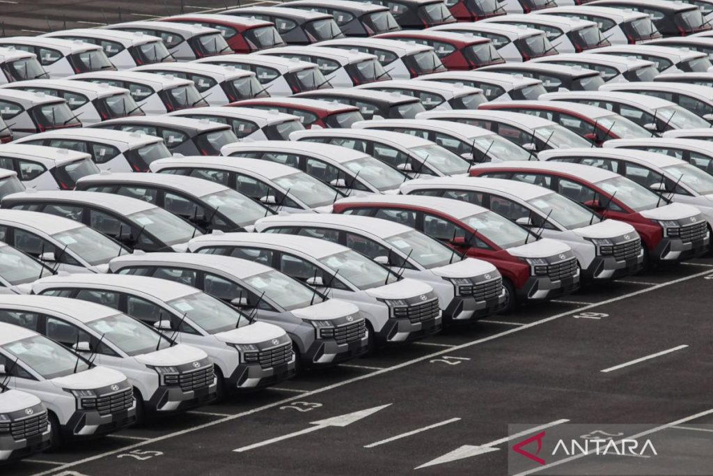 Investasi Otomotif Harus Bersyaratkan Alih Teknologi, Kata Ekonom