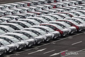 Investasi Otomotif Harus Bersyaratkan Alih Teknologi, Kata Ekonom