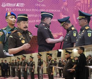 Jaksa Agung Resmi Melantik dan Mengambil Sumpah Enam Pejabat Eselon I di Lingkungan Kejaksaan Agung