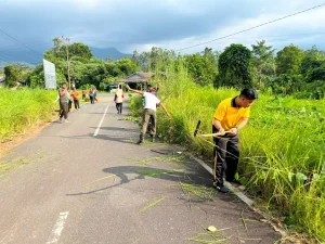 Jumat Bersih: Gotong Royong Perkuat Sinergi Polri, Pemerintah, dan Warga