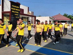 Kabag Log Pimpin Apel Pagi dan Olahraga Rutin Personel Polres Mesuji