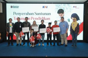 KAI Berikan Beasiswa Pendidikan Rp300 Juta untuk Lima Anak Korban Kecelakaan Kereta di Bekasi Timur