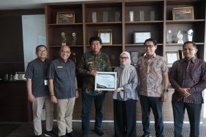 KALLA Diganjar Penghargaan Wajib Pajak Korporasi Terbaik 2025