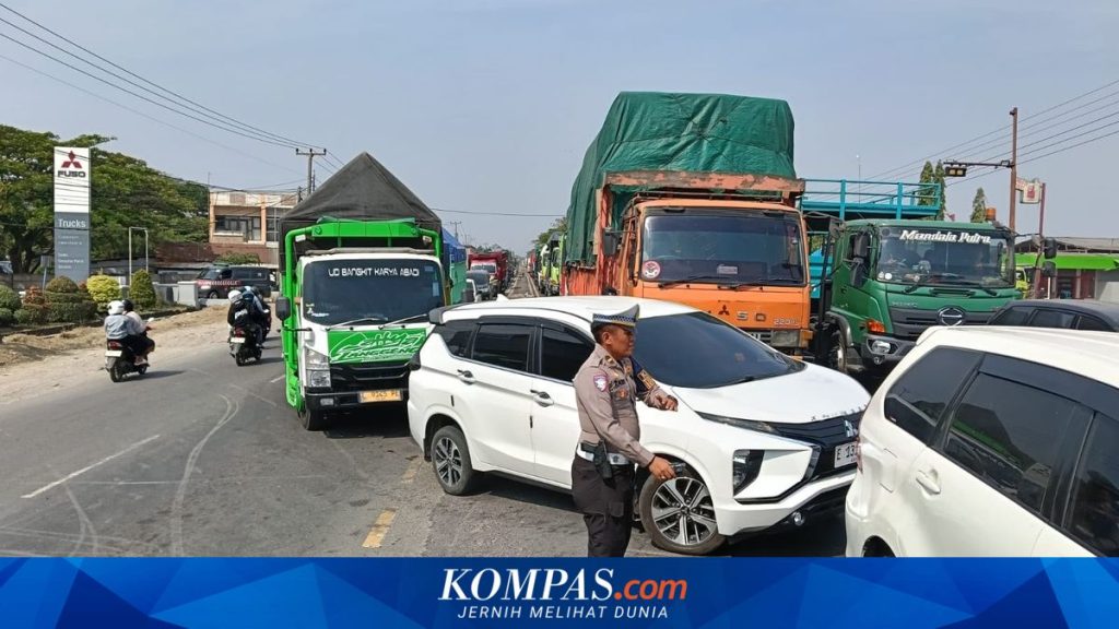 Kecelakaan Maut di Pantura Indramayu: Pikap Berisi 8 Penumpang Dihantam Dua Truk, Tiga Tewas di Tempat