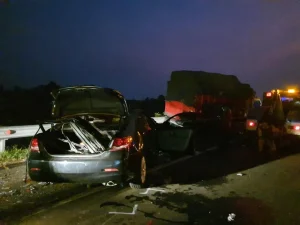 Kecelakaan Maut di Tol Pandaan-Malang: HiAce Tabrak Truk, Tiga Orang Meninggal