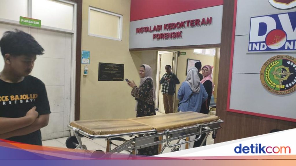 Kecelakaan Maut di Tol Singosari: CR-V Tabrak Truk, 5 Orang Tewas