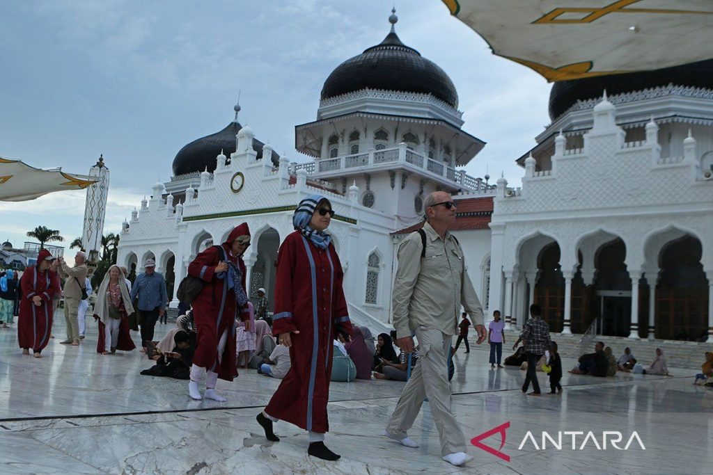 Kemenpar Dorong Pengembangan Layanan Wisata Ramah Lansia