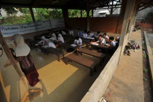 Kinerja Prabowo Dinilai Menurun, Masyarakat Desak Peningkatan Layanan Publik dan Pemulihan Ekonomi