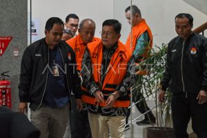 KPK Resmi Tahan Tersangka Korupsi di Perusahaan Asuransi Jasindo