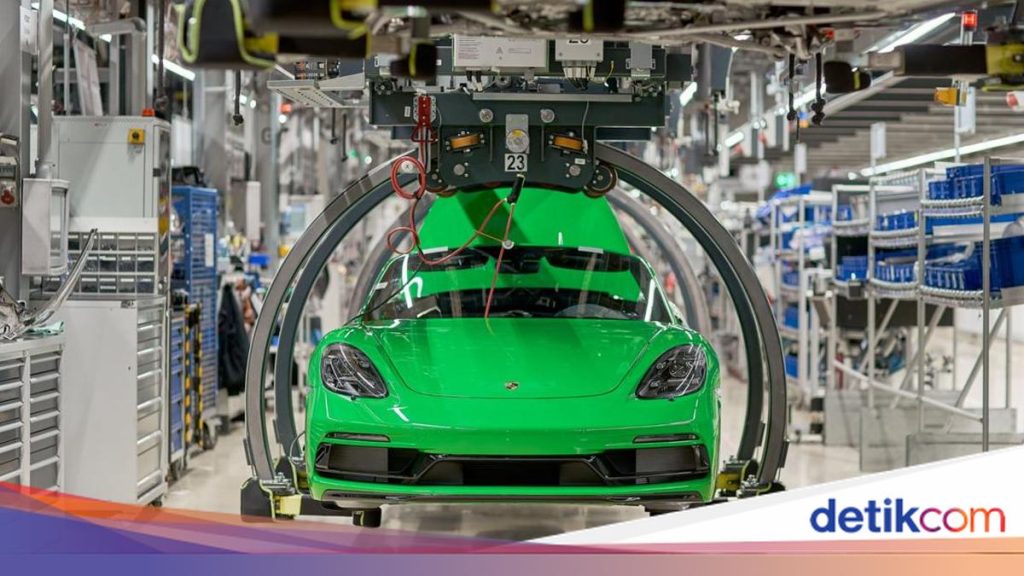 Krisis Industri Otomotif Berlanjut, Pabrikan Ini Rencanakan PHK Massal