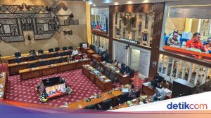 Legislator PKS Desak BGN Kembalikan Program MBG ke Skema Sosial dalam Rapat DPR