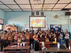 Mahasiswa KKN-T UNDIP Ciptakan Metode Edukasi Bencana Interaktif di SDN 03 Kemijen