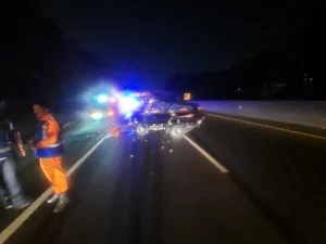 Mengantuk di Kemudi: Microsleep Saat Melaju di Tol Cipularang Akibatkan Dua Korban Jiwa