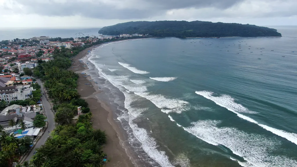 Mengenang 20 Tahun Tsunami Pangandaran: Gempa Kecil Bukan Jaminan Aman