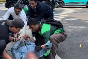 Mentan Amran Bantu Korban Kecelakaan di Perjalanan Menuju Istana, Banjir Pujian Warganet