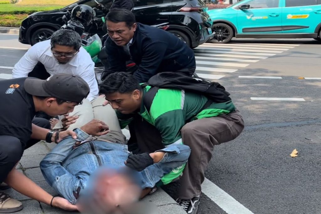 Mentan Tanggap Bantu Korban Kecelakaan di Perjalanan Menuju Rapat Terbatas dengan Presiden
