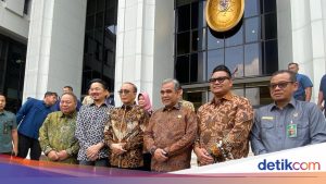Muzani Hadiri Pemakaman Khamenei, Sampaikan Pesan Prabowo untuk Pemerintah Iran