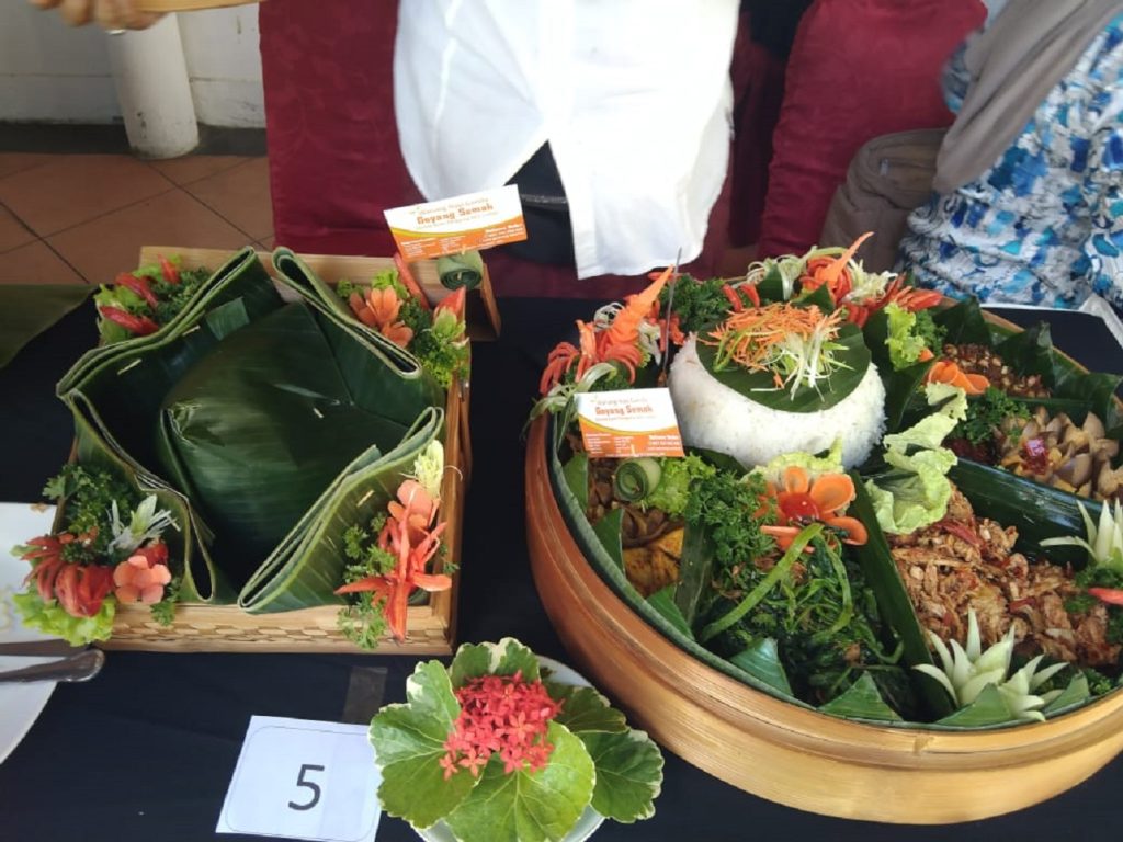 Nikmatnya Nasi Jinggo: Kuliner Legendaris Kaki Lima di Denpasar