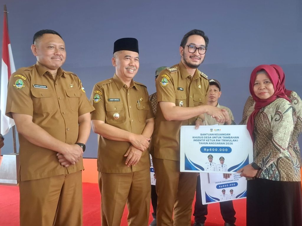 Nikmatnya Surabi Bakar Berlian, Kuliner Khas Garut dengan Latar Gunung Guntur