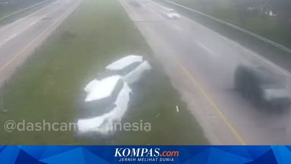Pelajaran dari Kecelakaan Tol Cipali: Ancaman Melintas di Bahu Jalan