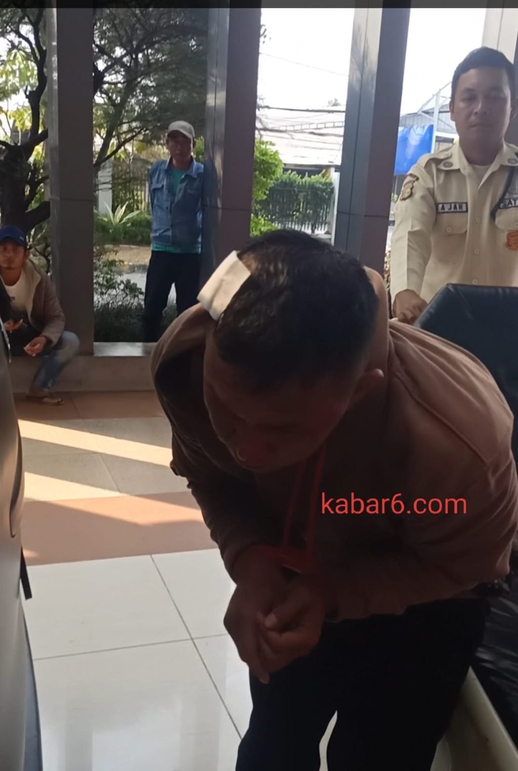 Pelaku Pembobolan ATM di Pamulang Terluka Akibat Dibekuk Polisi, Bawa Senjata Tajam