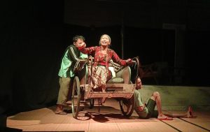 Pementasan Lurung Kalabendu: Teater Jaten Ajak Masyarakat Kelola Keuangan dengan Bijak