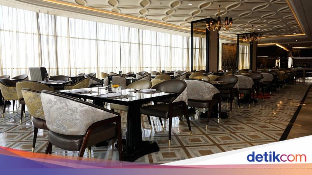 Pengalaman Staycation Mewah: Infinity Pool, Kids Club, dan Sky Lounge di Satu Hotel