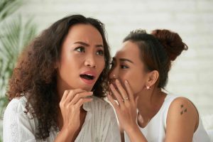 Pentingnya Gosip dalam Memelihara Kesehatan Suatu Komunitas