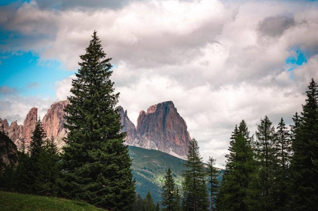 Pesona Dolomites Italia: 10 Destinasi Alam dengan Pemandangan Seperti Lukisan