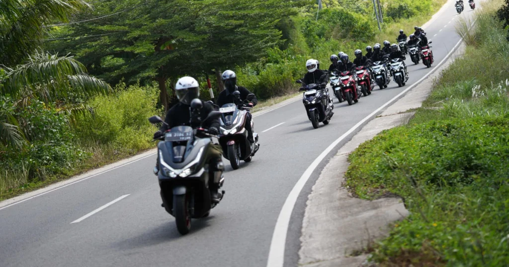Petualangan Seru di Belitung Bersama Vario 160 Evo: Destinasi Wisata Keluarga yang Menarik Minat Pensiunan Jepang