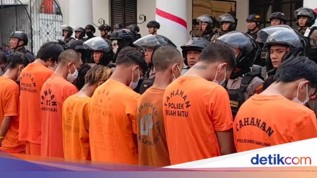 Polisi Amankan 19 Pelaku Kejahatan Jalanan di Bandung, Belasan Motor dan Senjata Disita
