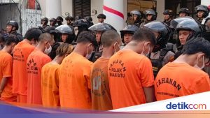 Polisi Amankan 19 Pelaku Kejahatan Jalanan di Bandung, Belasan Motor dan Senjata Disita