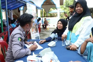 Polresta Barelang Adakan Pemeriksaan Kesehatan Gratis untuk Warga Pulau Ngenang