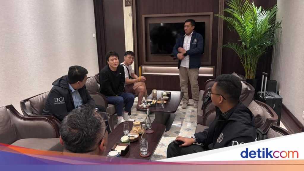Polri dan Kepolisian China Lakukan Pertukaran Buronan: Tiga WNA Ditukar dengan Satu WNI Kasus Penipuan