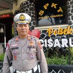 Polsek Cisarua Gencarkan Program ‘Go to School’ untuk Menekan Angka Kecelakaan di Jalur Pegunungan
